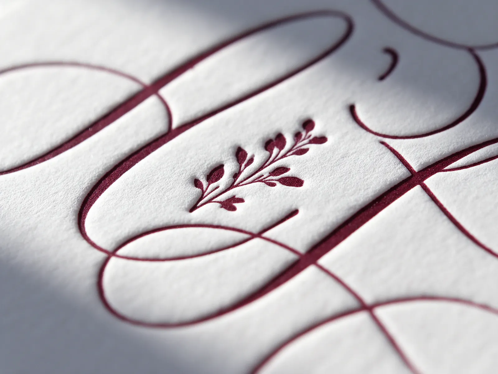 Letterpress mực đỏ rượu ép lún sâu vào giấy cotton